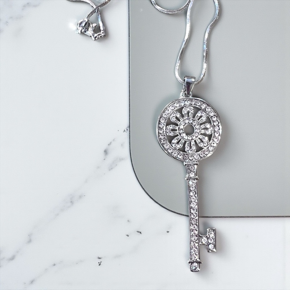 Rhinestone Key Pendant Necklace - Picture 13 of 17